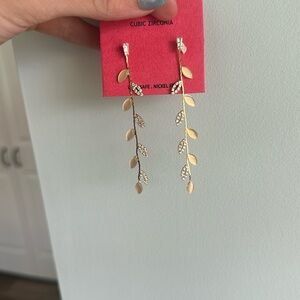 Vine/Leaf dangling earrings *TS FOLKMORE ERA*